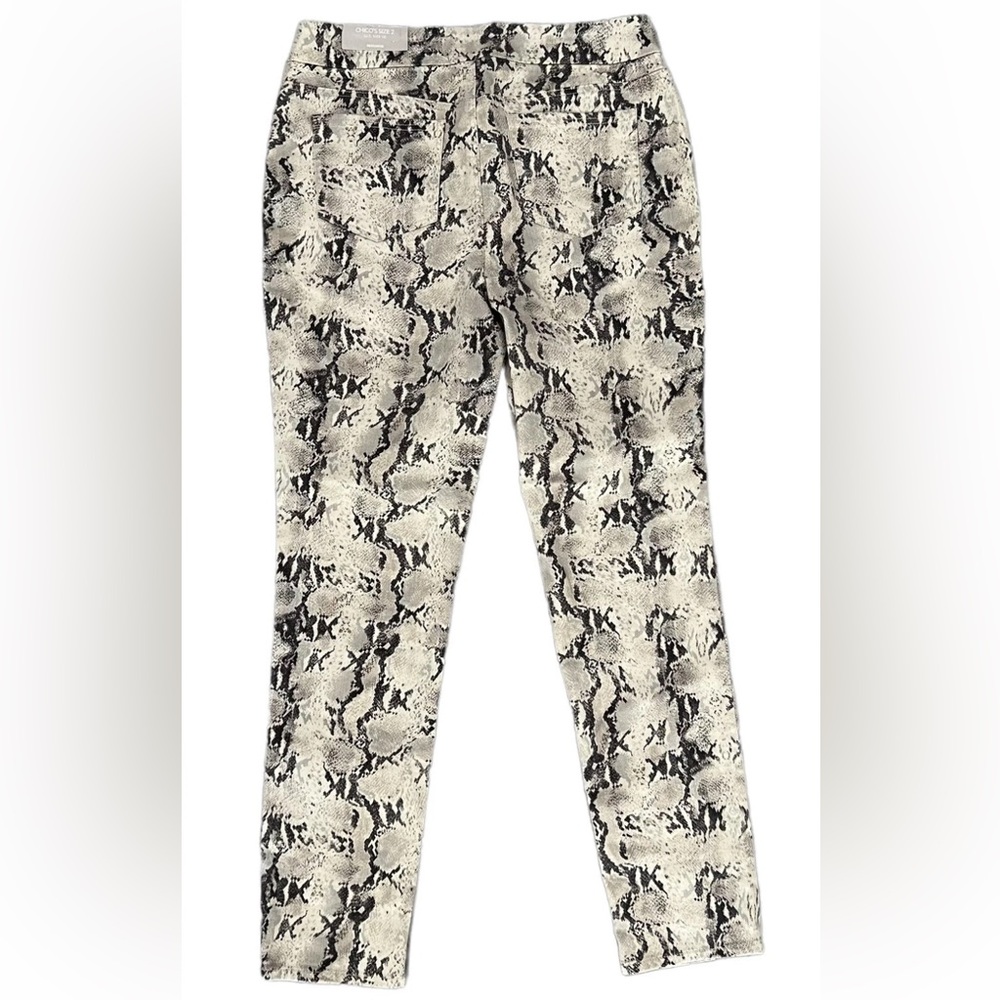 Chicos jegging jeans snake skin print pull on Size 10 Chicos size 1.5 - Picture 3 of 8